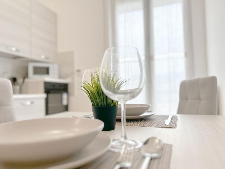 Elegant Apartment - Wifi - Smart Tv - Netflix Genova Eksteriør billede