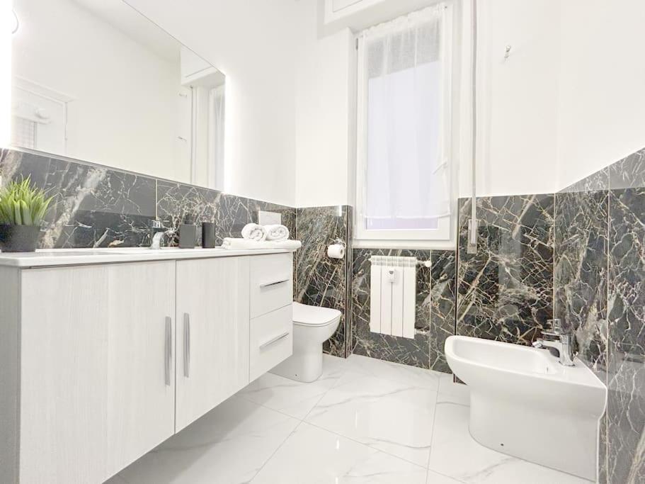 Elegant Apartment - Wifi - Smart Tv - Netflix Genova Eksteriør billede