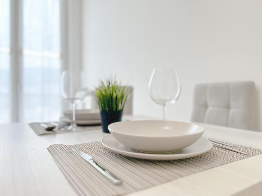 Elegant Apartment - Wifi - Smart Tv - Netflix Genova Eksteriør billede